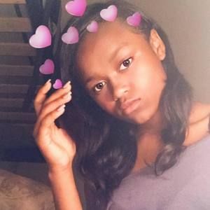 Meet your Posher, Johnaya